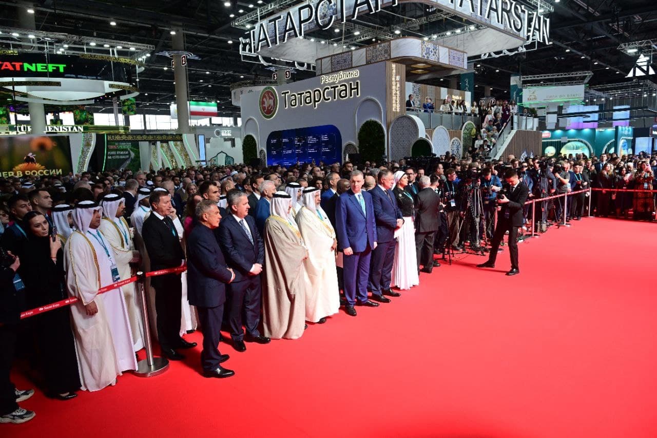 ynanysmak-ustunlikli-geljegin-acarydyr-kazan-saherinde-kazanforum-yn-acylys-dabarasy-gecirildi