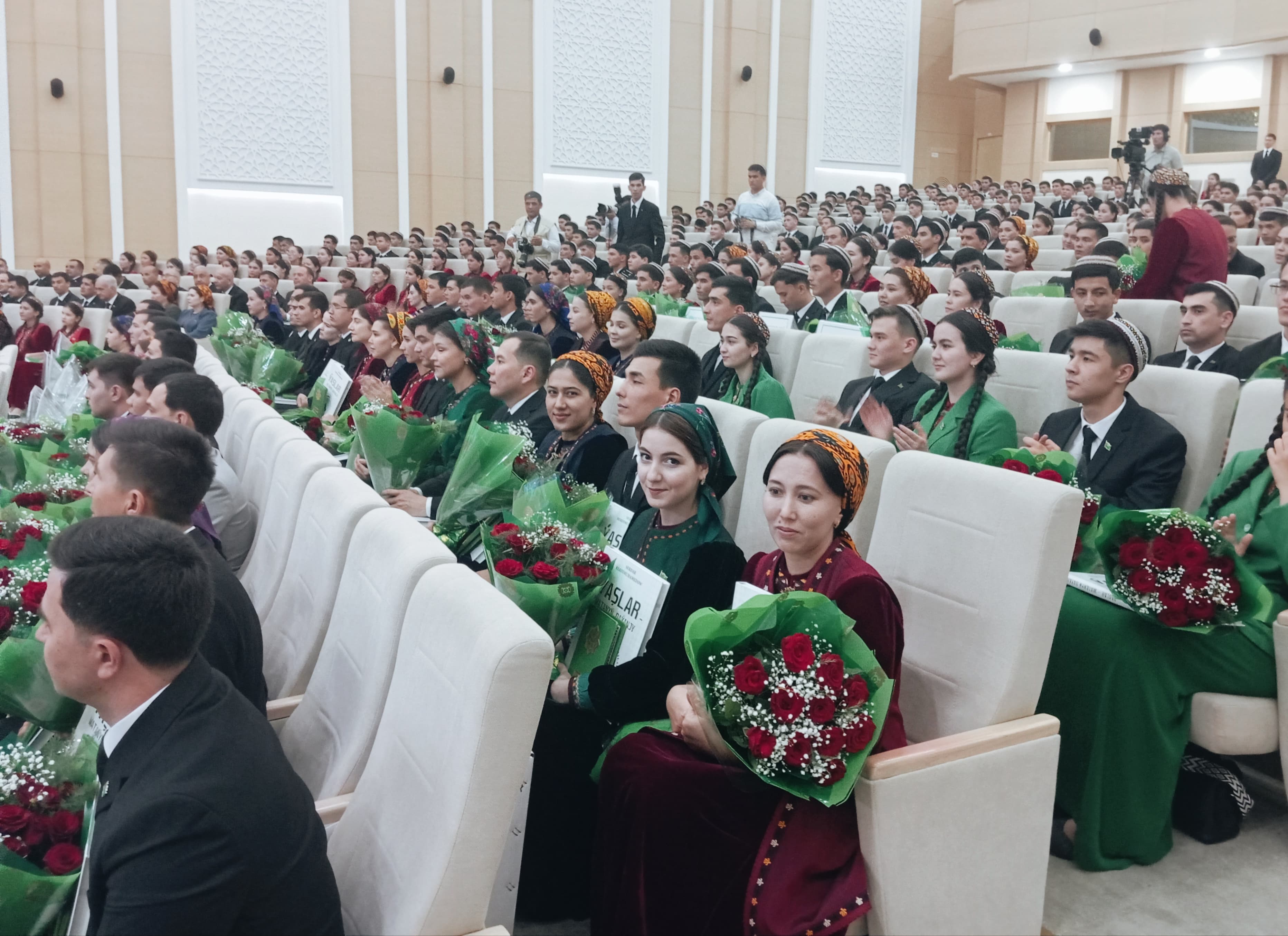 Aşgabatda Türkmenistanyň ýaşlarynyň arasynda ylmy işler boýunça bäsleşigiň ýeňijilerini sylaglamak dabarasy geçirildi