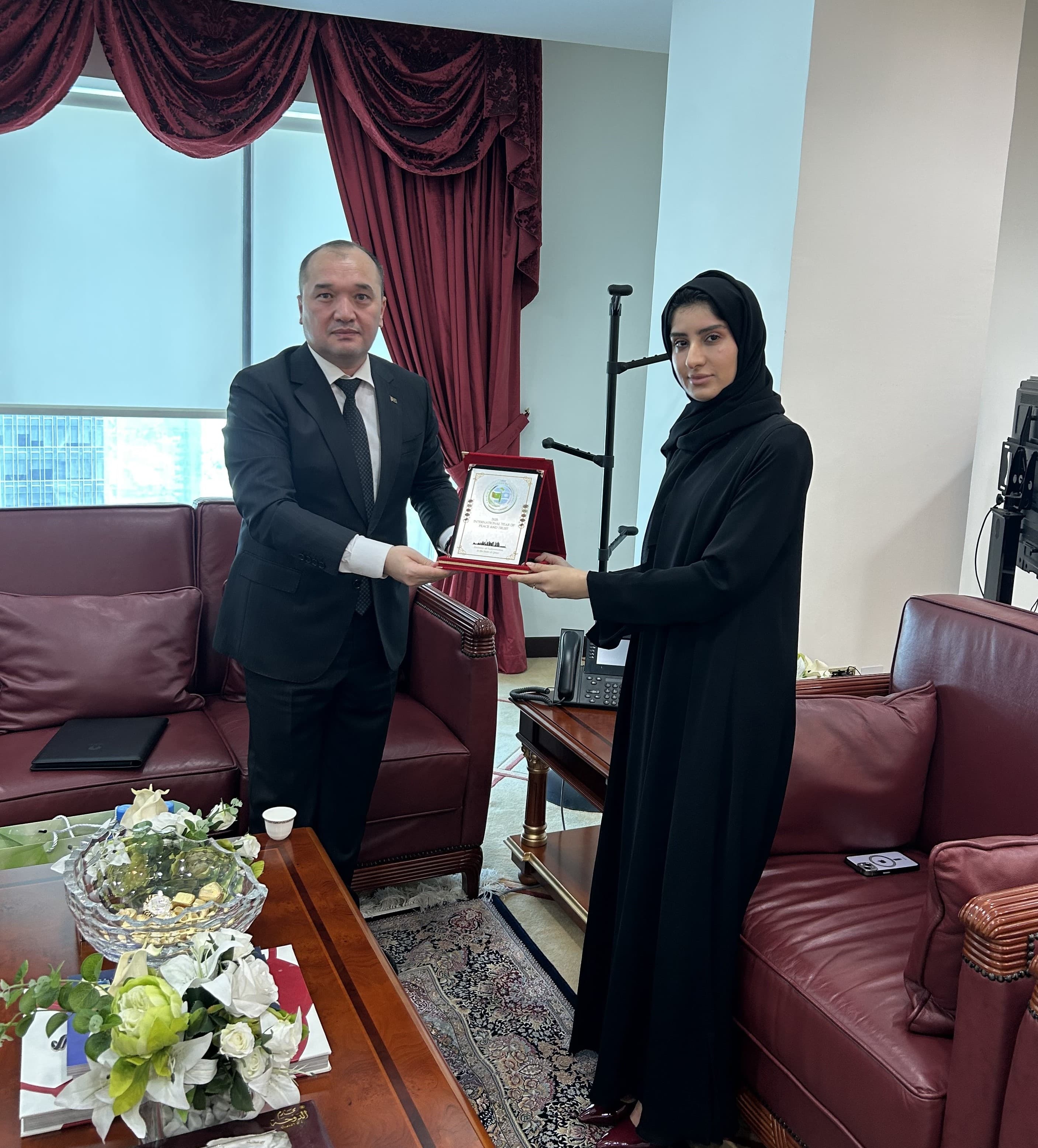 posol-turkmenistana-vstretilsya-s-glavoj-departamenta-po-delam-azii-mid-katara