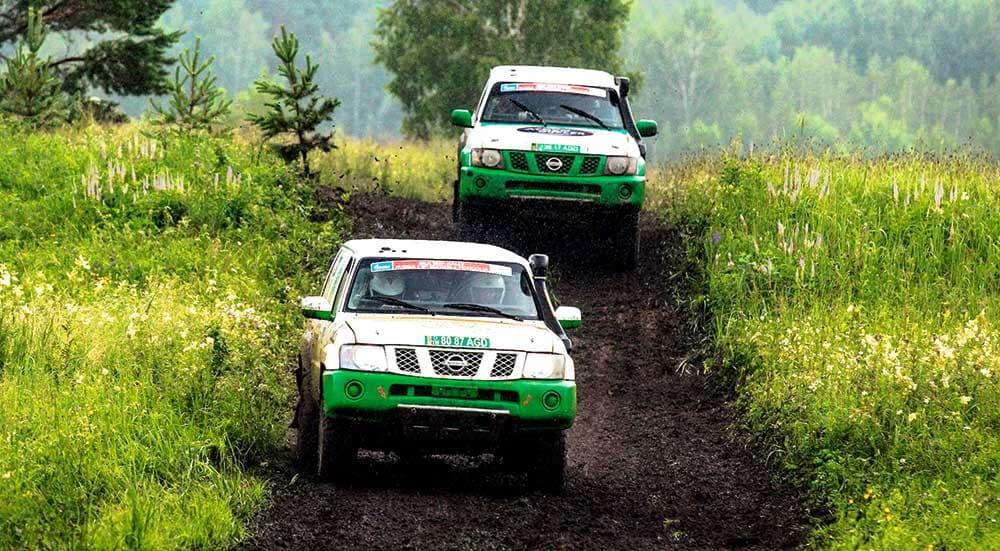 turkmenskie-ekipazhi-prodolzhayut-borbu-na-yubilejnom-ralli-shyolkovyj-put