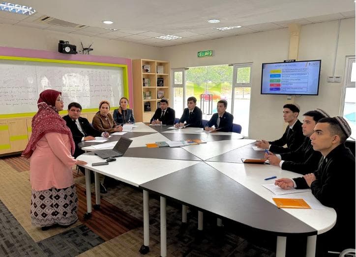 turkmenskie-studenty-i-prepodavateli-otpravilis-na-obuchenie-v-malajziyu