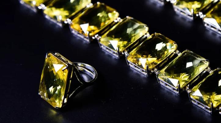 breakthrough-jewelry-art-emerald-cut-amber-unveiled-amberforum25