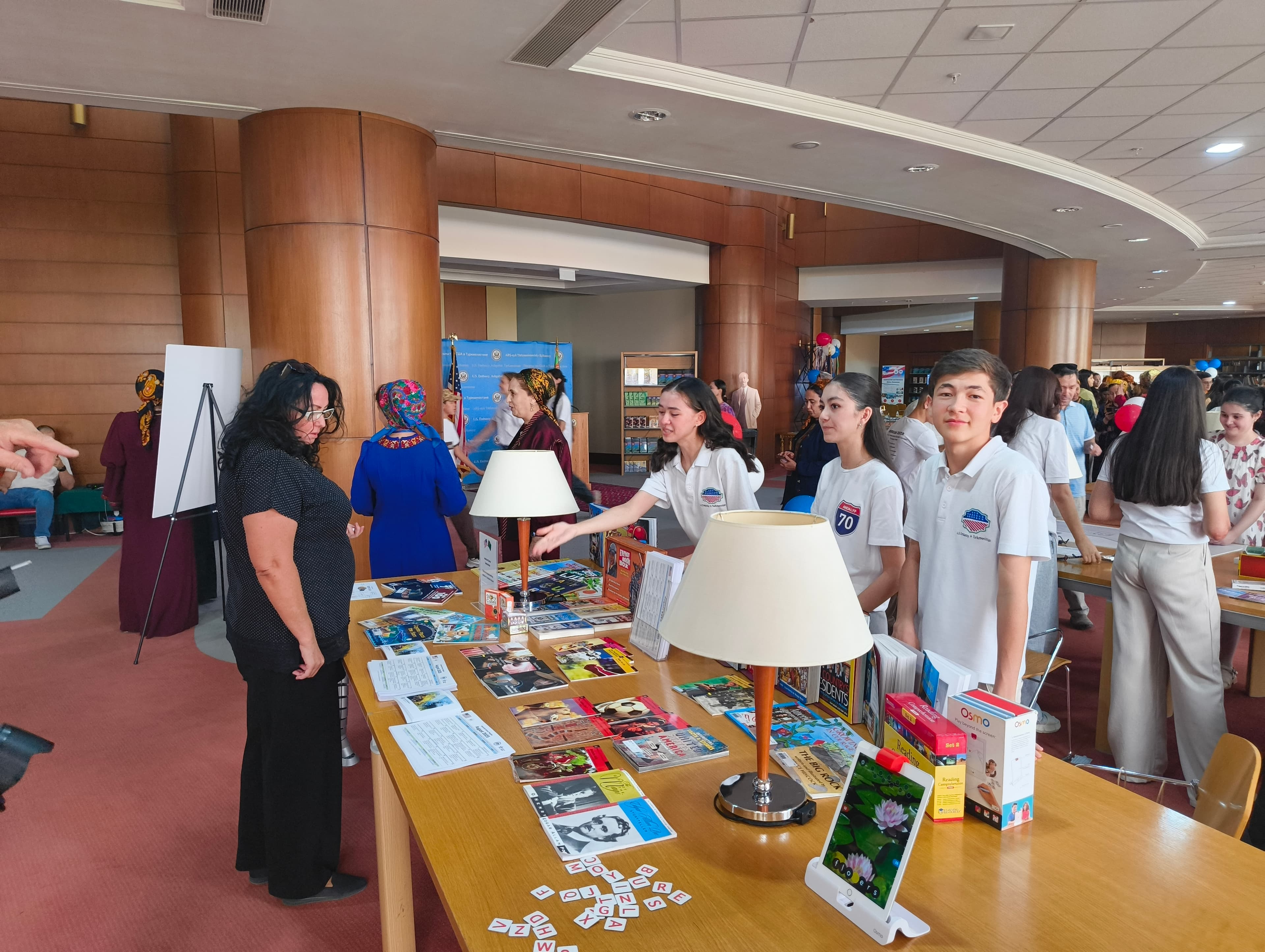 programma-educationusa-v-turkmenistane-pomogaet-abiturientam-postupat-v-vuzy-ssha