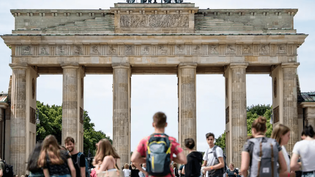 germaniya-yokary-derejeli-hunarmenleri-calt-cekmek-ucin-sanly-agentligi-doreder