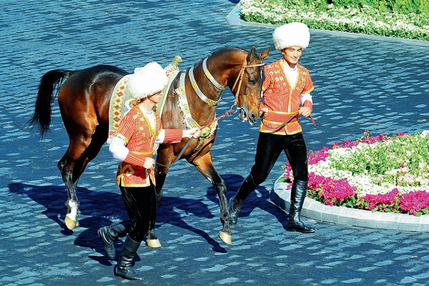turkmenistan-and-azerbaijan-plan-cooperate-reviving-equestrian-traditions