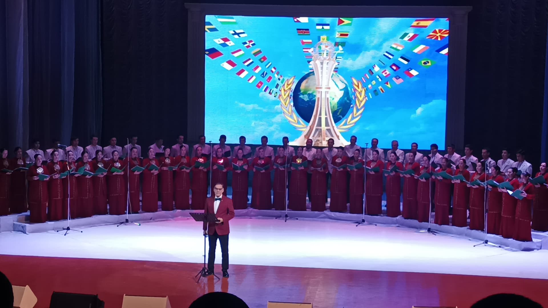 mukamlar-kosgunde-dunyan-owazlary-atly-bayramcylyk-konserti-gecirildi