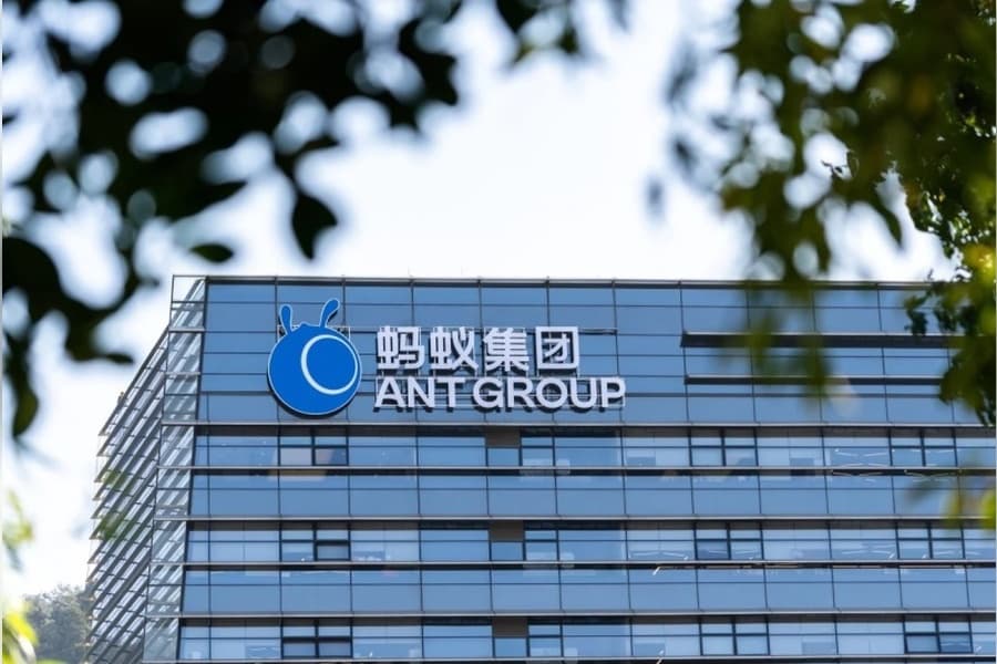 ant-group-rekord-goydy-lingguang-ai-komekcisi-4-gunde-1-million-gezek-yuklenip-alyndy