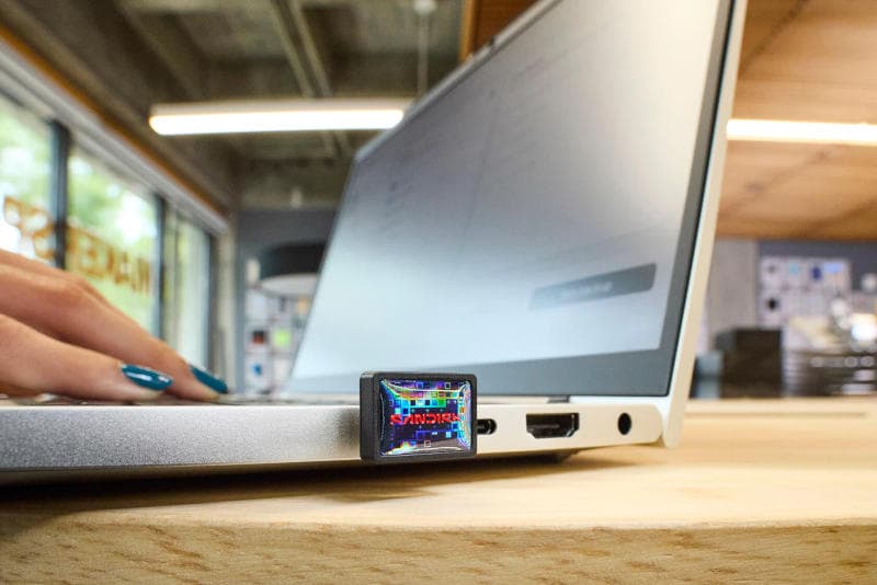 sandisk-vypustila-miniatyurnuyu-fleshku-na-1-tb-dlya-macbook-i-ipad