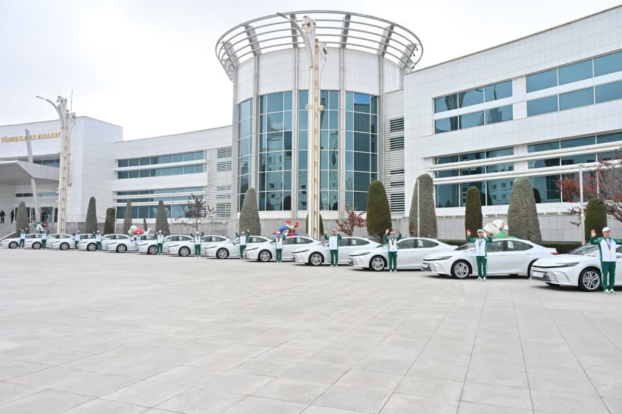 turkmenistan-winners-international-competitions-were-presented-cars-and-cash-prizes