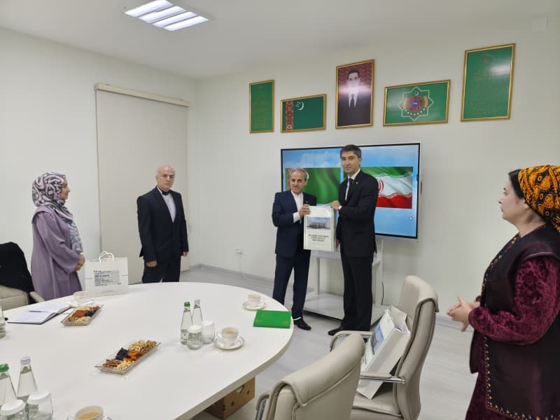 meeting-ambassador-iran-was-held-turkmen-national-institute-world-languages