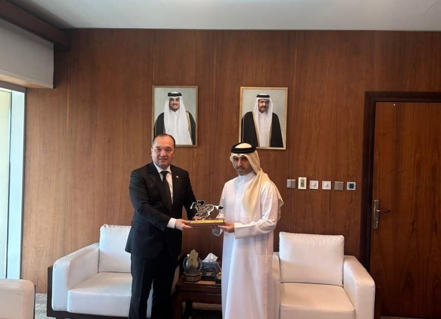 posol-turkmenistana-provyol-vstrechu-s-generalnym-sekretaryom-federacii-konevodstva-katara