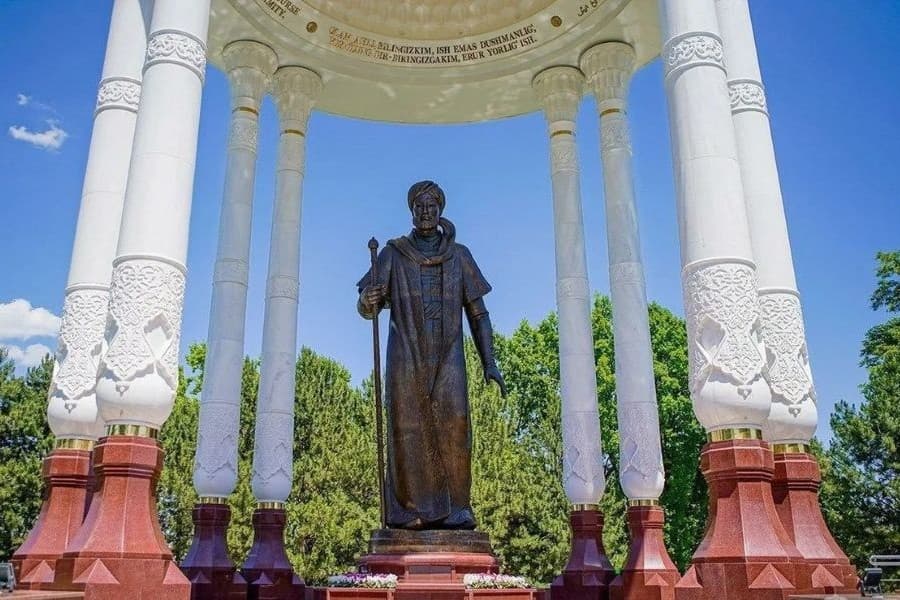 alisher-navoi-xxi-vek-fundamentalnyh-enciklopedij-perevod-knigi-na-italyanskij-yazyk