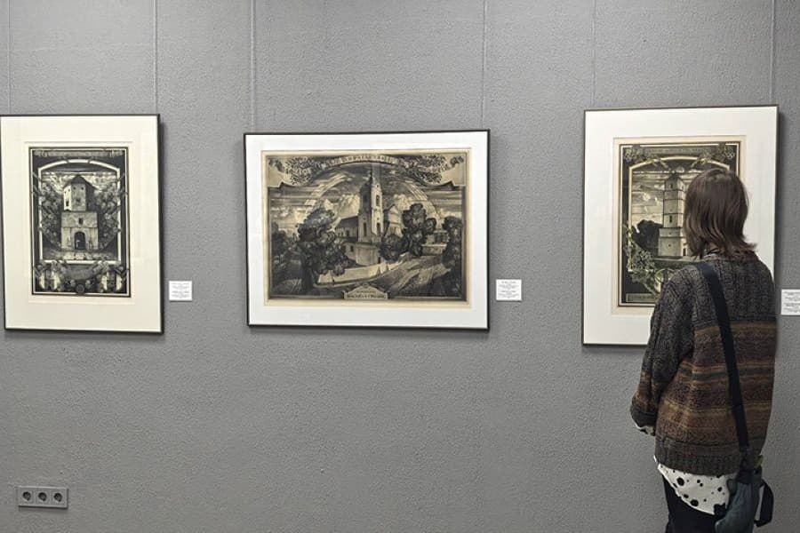 minsk-predstavili-cvetnye-arhitekturnye-eskizy-mastera-grafiki-vladimira-basalygi