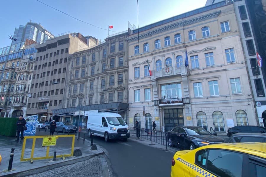 stambul-gde-vremya-svorachivaetsya-kolcami