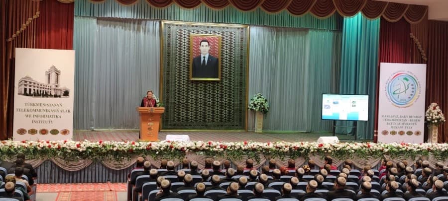 representatives-communications-sector-took-part-job-fair-institute-telecommunications-and-informatics