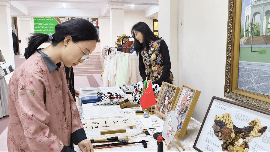 asgabatda-halkara-hytay-dili-guni-bellenildi