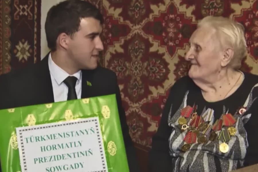 Представители сферы связи поздравили ветерана Великой Отечественной Войны