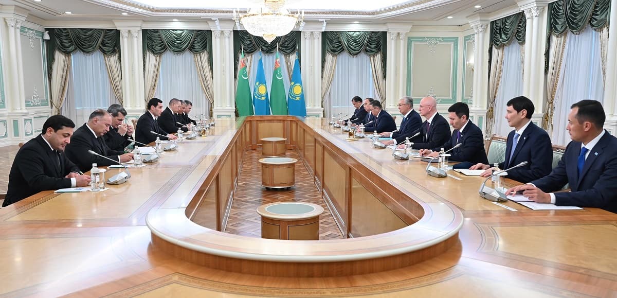 serdar-berdimuhamedow-we-kasym-zomart-tokayewin-arasynda-geplesikler-gecirildi