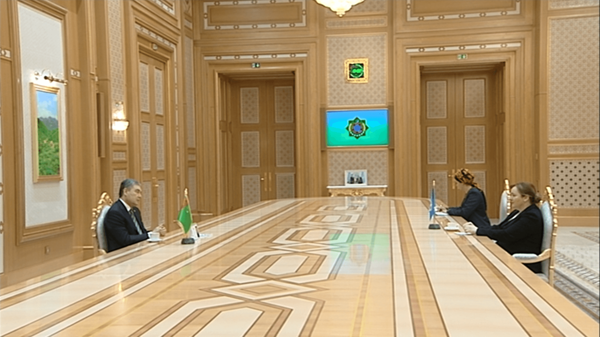 Chairman of the Halk Maslahaty of Turkmenistan met with the head of the UN Regional Center for Preventive Diplomacy