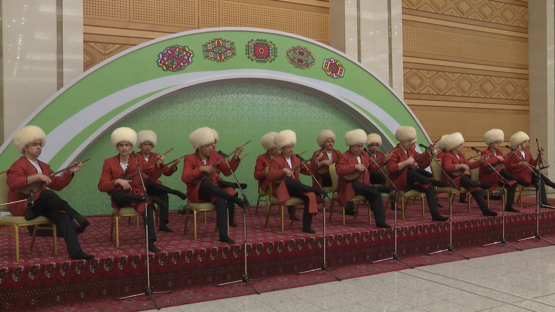The sadaqa was given to the participants of the joint meeting of public representatives of the Milli Gengesh of Turkmenistan.