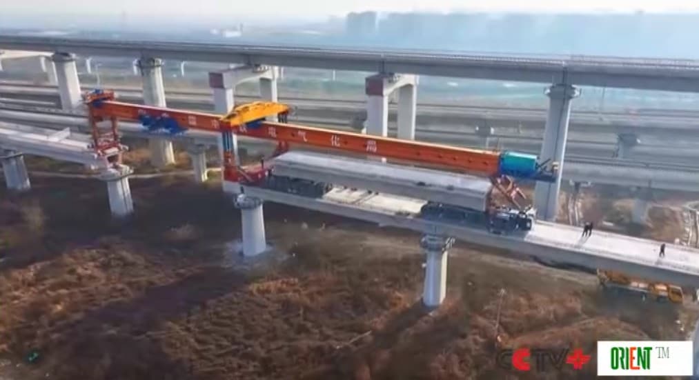 Railway fixed asset investment tops 900 billion yuan in 2025