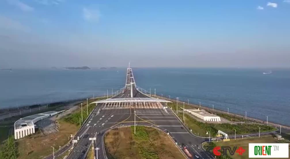 HKZM Bridge's Zhuhai Port sees imports and exports worth over 300 bln yuan in 2025