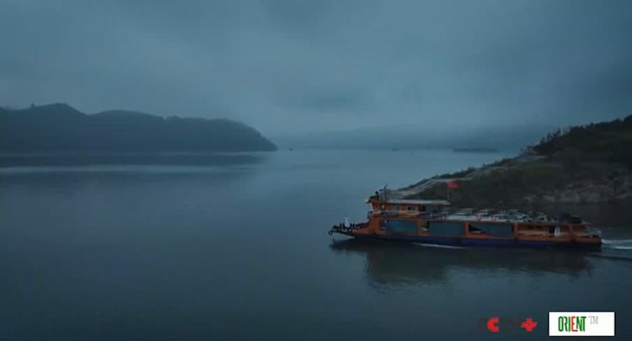 Ferry carries fresh produce, hopes of farmers on Yangtze River