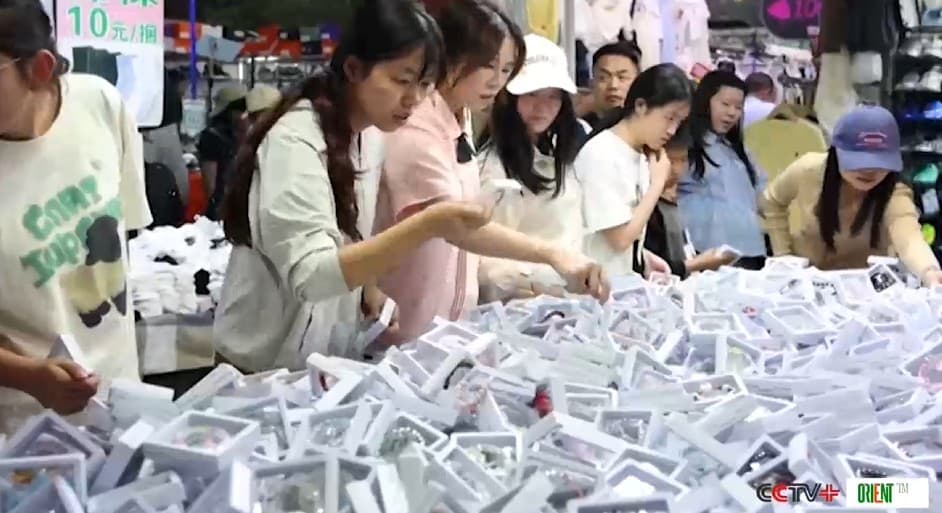 350,000 People in Five Days: How Did Yiwu’s Night Market Become China’s Top After-Dark Attraction?