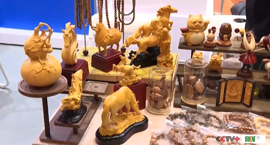 Beijing Toy and Cultural Creativity Carnival: Peking Opera Masks, Perfume and Fridge Magnets for a Russian Tourist