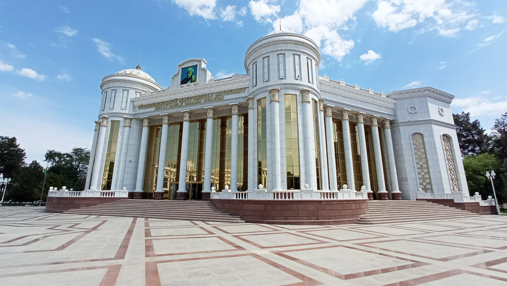 Репертуар Национального Музыкально-драматического театра Туркменистана имени Махтумкули с 21 по 24 марта