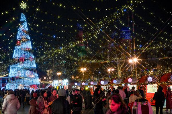 3 Azerbaijan new year tree.jpg