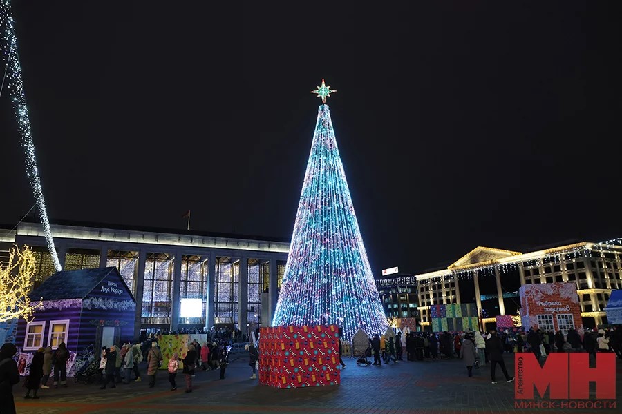 5 Belarus new year tree.jpg