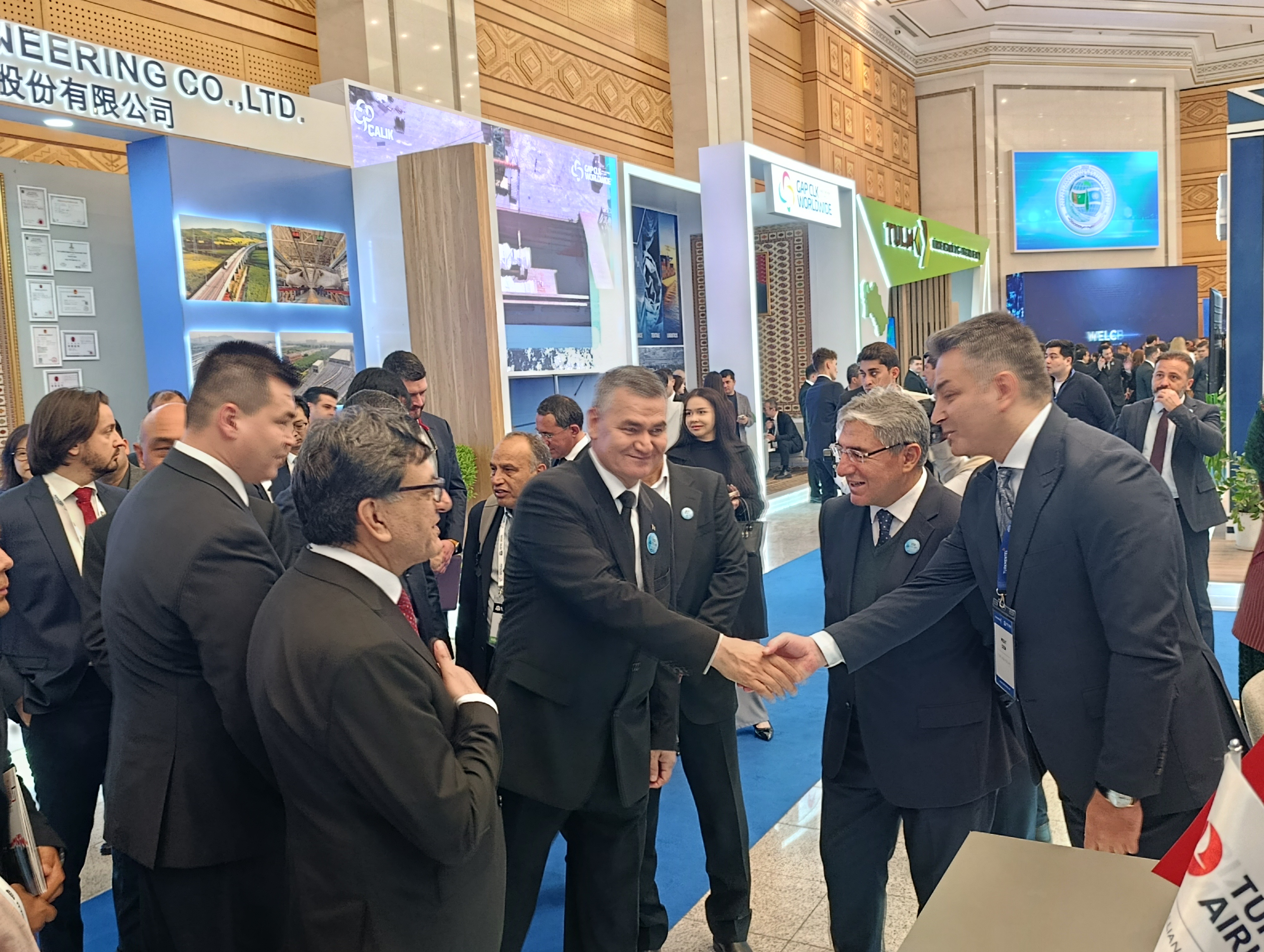 Turkish Airlines — в центре внимания посетителей на выставке ITTC-2025 в Ашхабаде.jpg