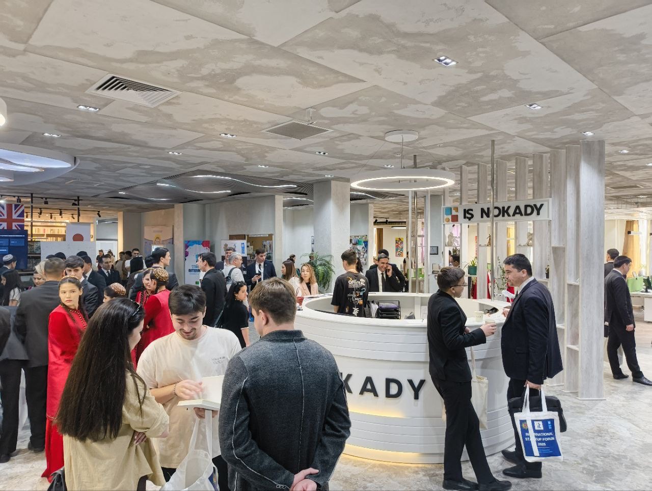 ПРООН и Министерство связи Туркменистана провели Международный стартап-форум 2025 в Ашхабаде.jpg