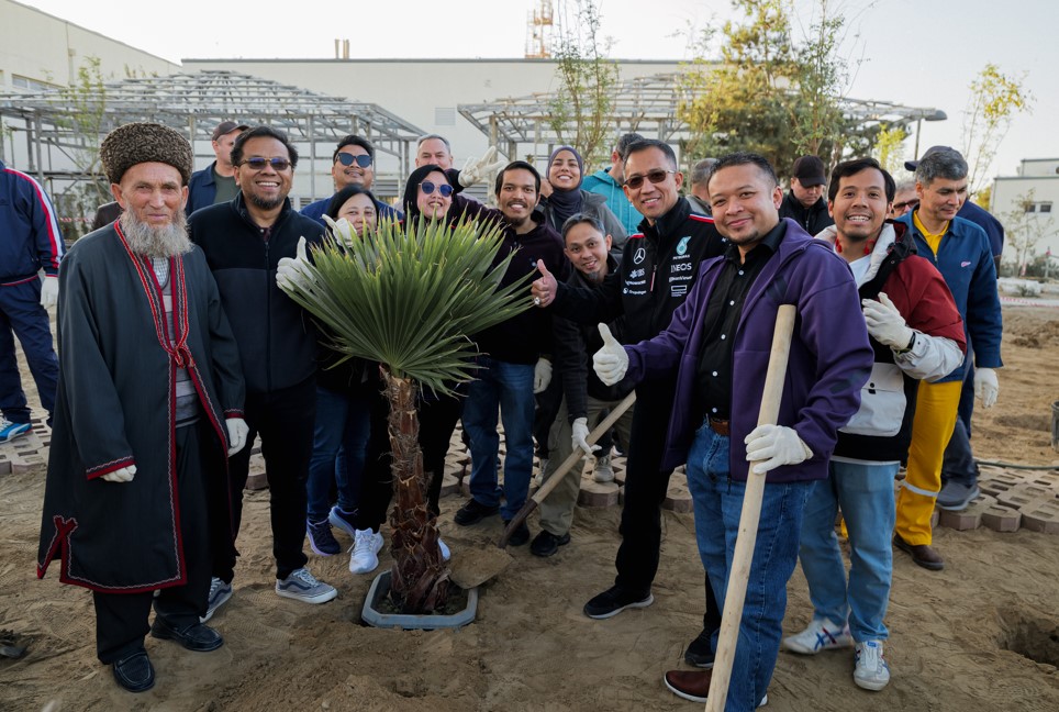 petronas-carigali-turkmenistan-champions-sustainability-through-tree-planting-and-coastal-cleanup-initiatives.jpg(1)