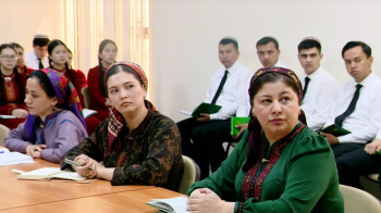 Türkmenistanyň Daşary işler ministrliginiň Halkara gatnaşyklary institutynda geçirilen maslahat