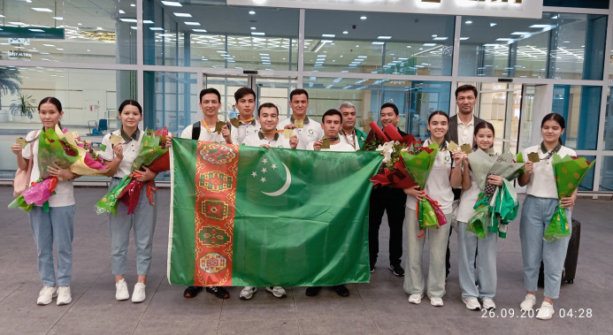  Turkmen chess players return with awards: Independence Day celebrations marked by victories (video)