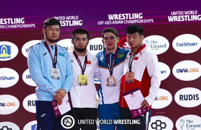  Туркменские борцы успешно выступили на молодёжном чемпионате Азии в Вунгтау