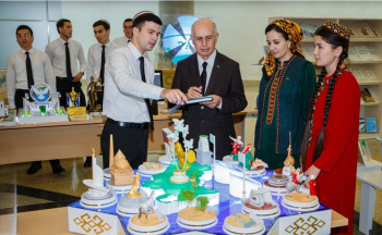 Turkmen State University hosts scientific project competition