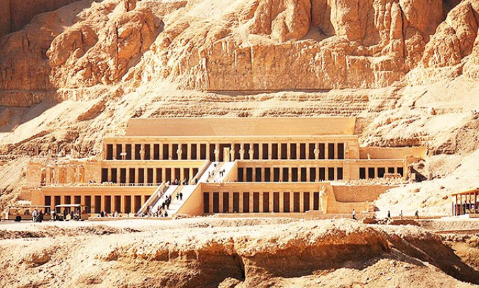  Archaeologists find part of foundation of Hatshepsut's temple in southern Egypt