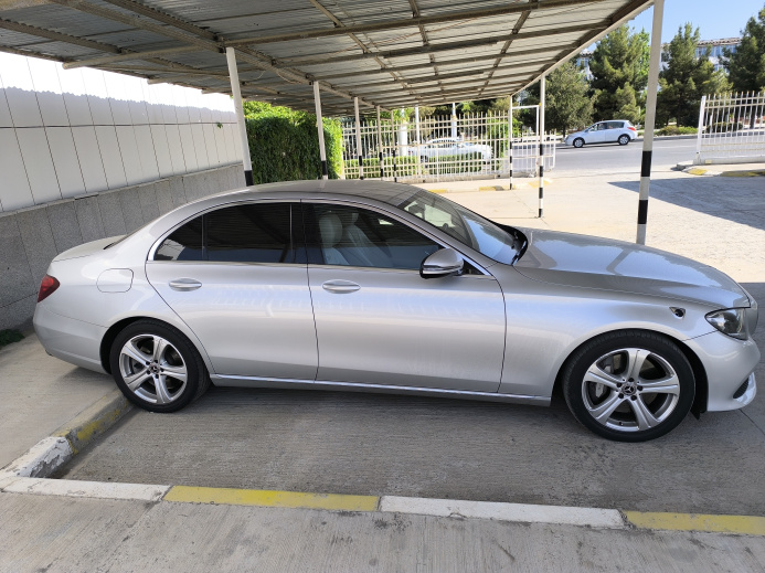  Индийское посольство выставило на продажу автомобиль Mercedes-Benz E 400 4M (2018)