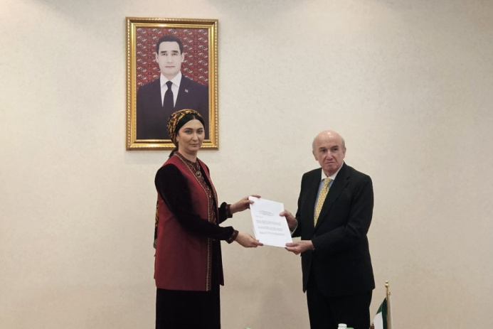  The Ambassador of Mexico presented copies of credentials to the Ministry of Foreign Affairs of Turkmenistan