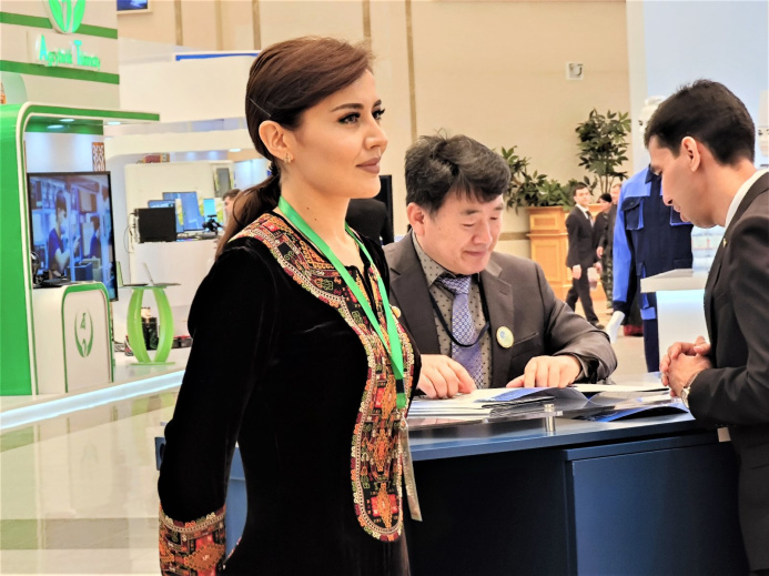 Что продают и что покупают в Туркменистане: смотр отечественных брендов на фоне этники