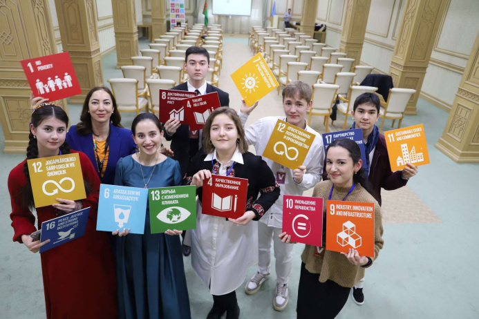  В Туркменистане открыт набор участников программы Молодых послов ЦУР 2024-2025