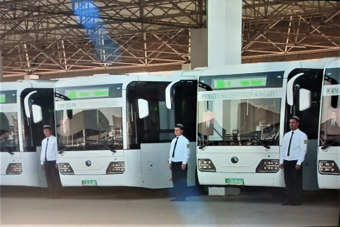  В Ашхабад прибыло 700 новых автобусов «Yutong»