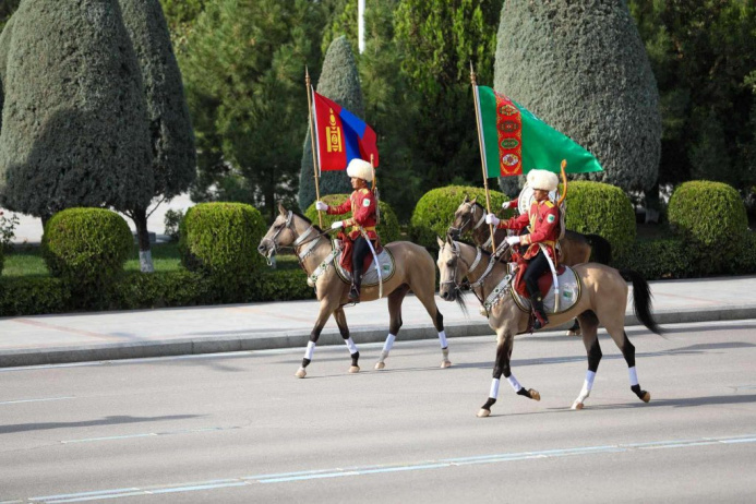  Türkmenistan we Mongoliýa hyzmatdaşlyk barada birnäçe ylalaşyklara gol çekdiler