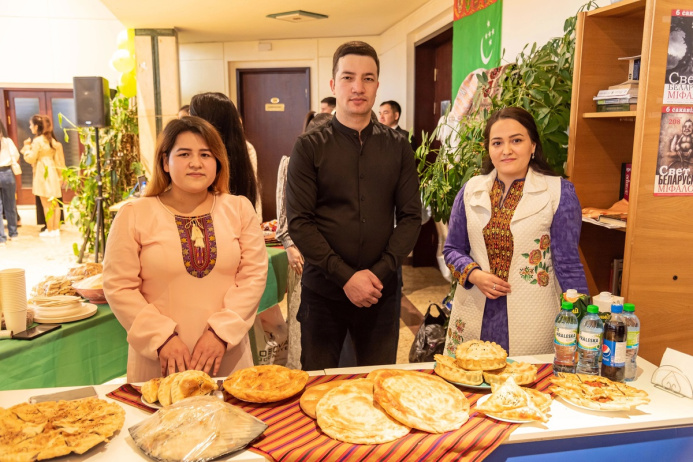  Turkmen students celebrated Novruz at BSU Lyceum