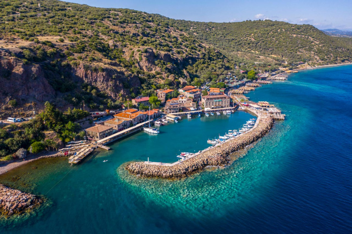  Assos: The Gem of Türkiye’s North Aegean