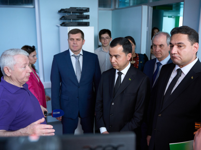 Туркменская делегация во главе с замминистра образования посетила Астраханский госуниверситет