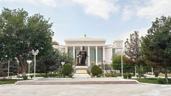 Репертуар Национального драматического театра Туркменистана имени Алп Арслана с 19 по 21 апреля